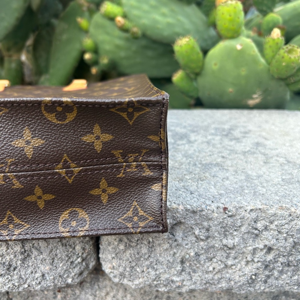Louis Vuitton Vintage Monogram Canvas Sac Plat Bag - Picture 10 of 11